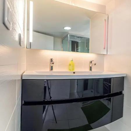 Holiday home Gite Au Bout Du Ponton *